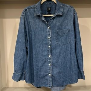 Gap “The Big Shirt” chambray shirt. Size medium.